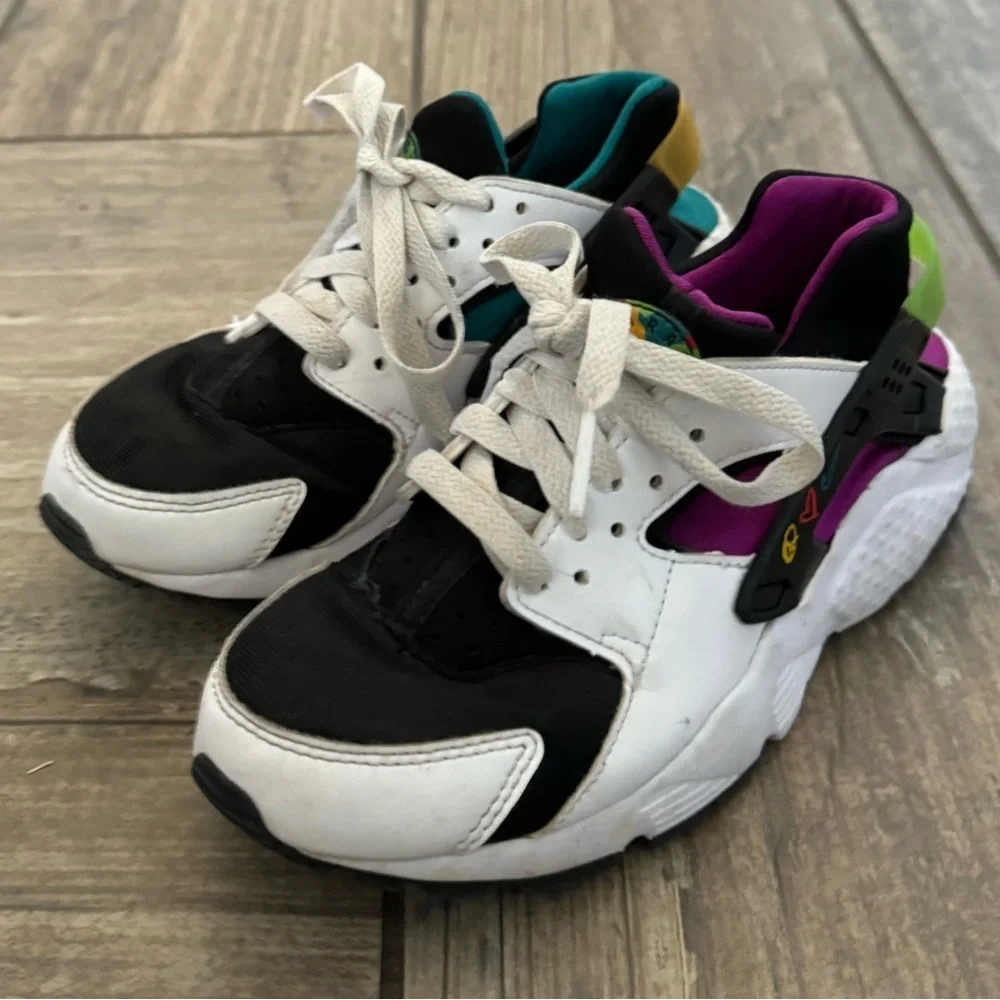 Nike Kids White Black Teal Purple Yellow Accent Sneakers